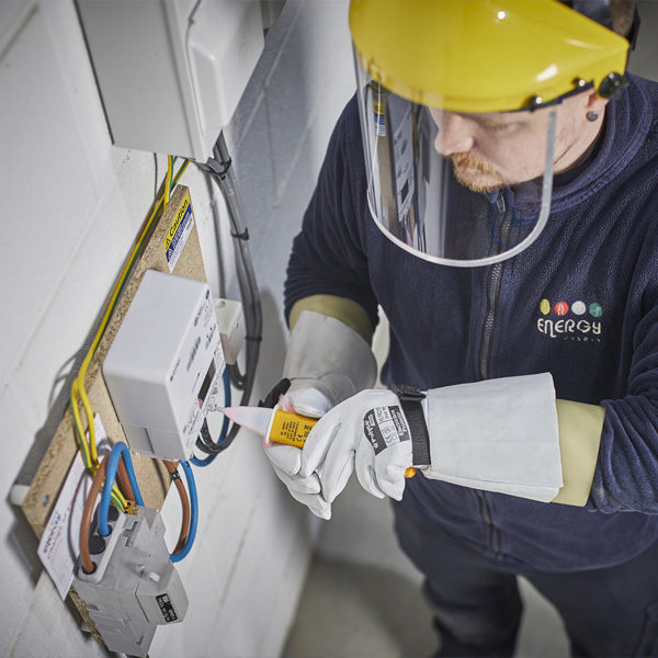 Electricity metering and data solutions: advanced AMR and smart meters